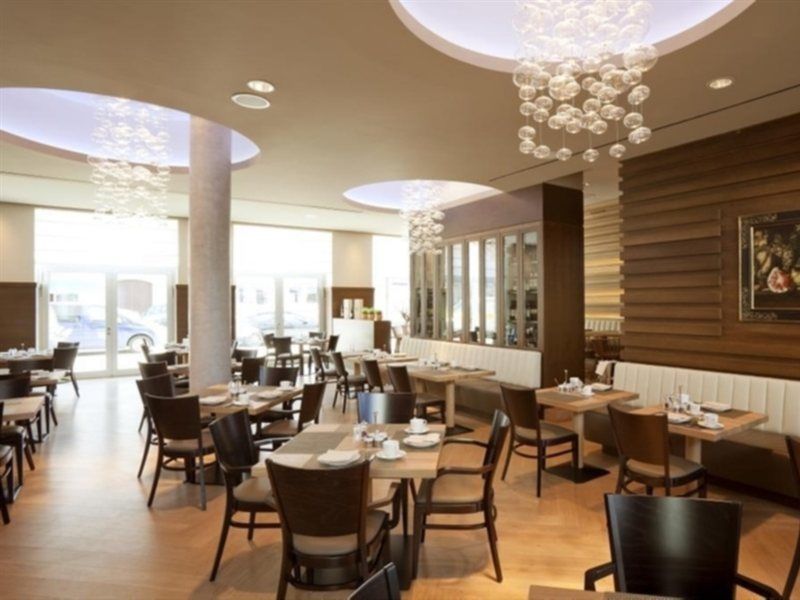 Maximilian's Hotel