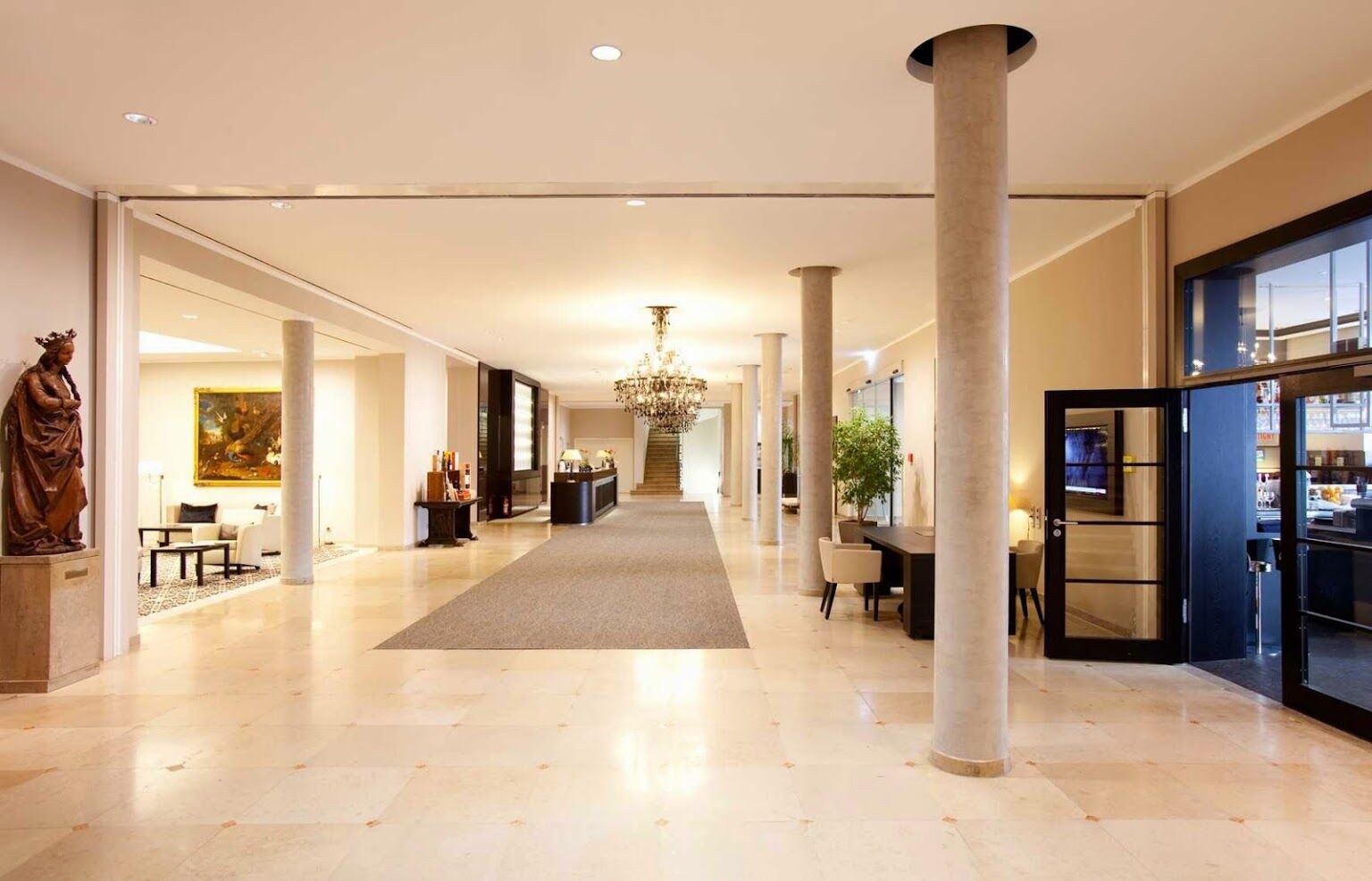 Maximilian's Hotel 5*